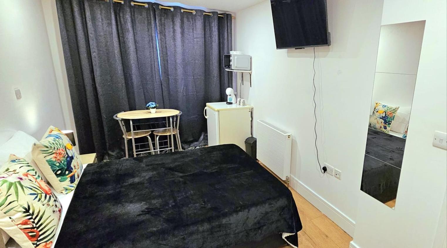 Penelope Ensuite Double Room London Exteriör bild