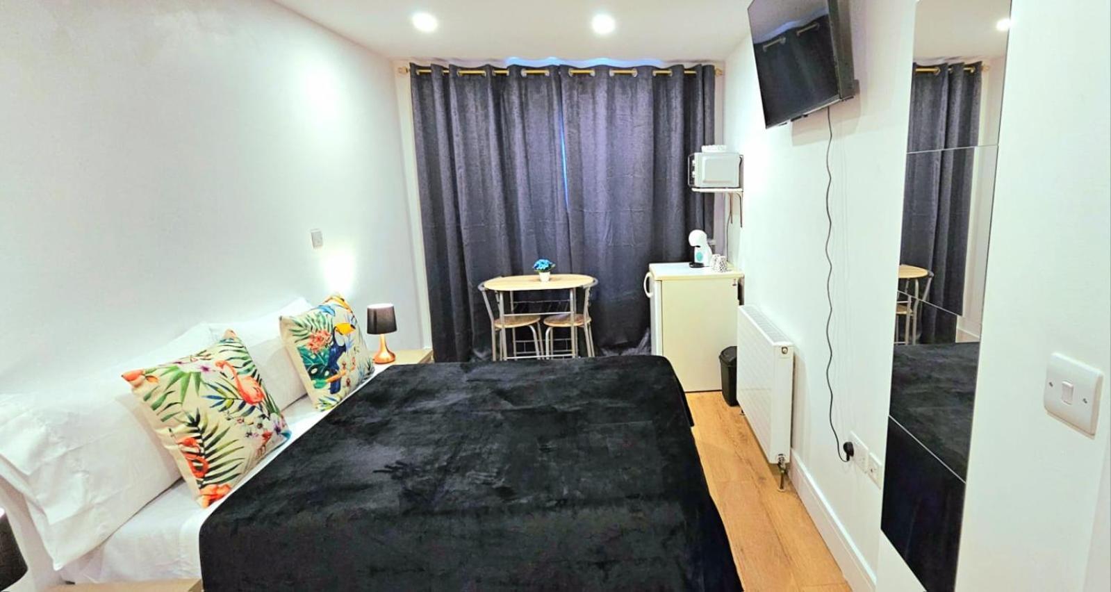 Penelope Ensuite Double Room London Exteriör bild